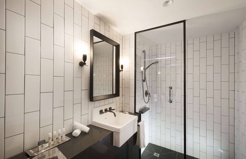 Melbourne Central Business District Hotel | DoubleTree by Hilton Hotel Melbourne - Flinders Street