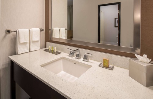 Vancouver Hotel | DoubleTree by Hilton Hotel Vancouver