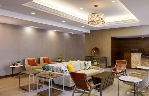 South Loop Hotel | DoubleTree by Hilton Minneapolis Airport, MN