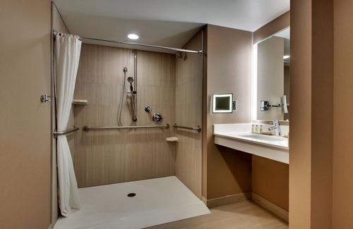 Mount Vernon Hotel | DoubleTree by Hilton Mt. Vernon