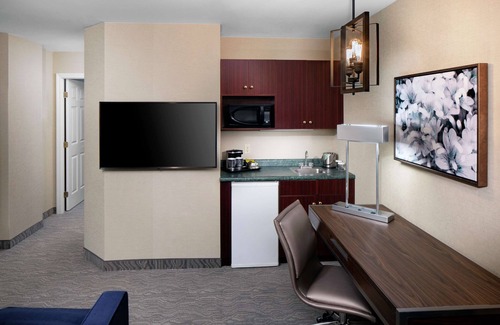 Nashua Hotel | DoubleTree by Hilton Nashua