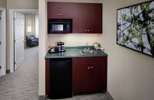 Nashua Hotel | DoubleTree by Hilton Nashua