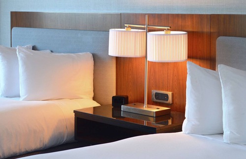 Newark Hotel | Doubletree by Hilton Newark - Fremont