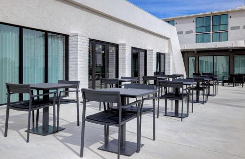 Palmdale Hotel | Doubletree By Hilton Palmdale, Ca