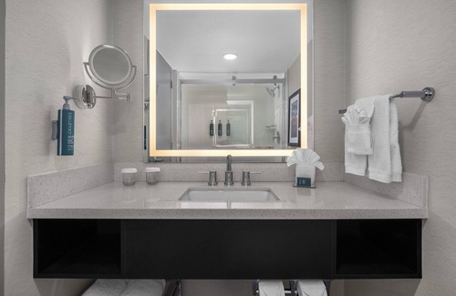 Encanto Hotel | DoubleTree by Hilton Phoenix Midtown