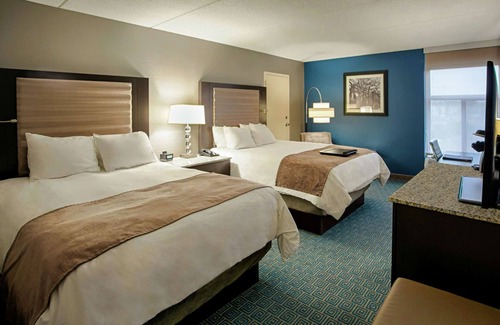 Roseville Hotel | DoubleTree by Hilton Roseville Minneapolis