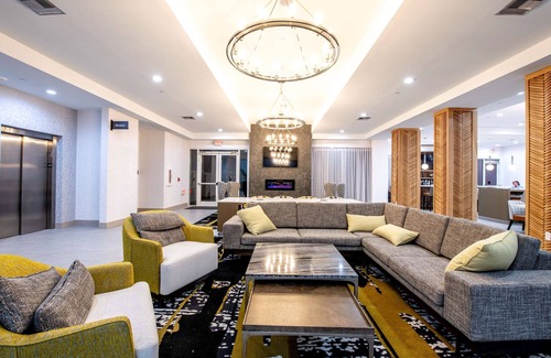 Sulphur Hotel | DoubleTree by Hilton Sulphur Lake Charles
