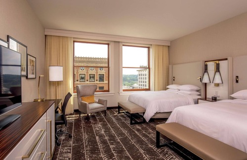 Downtown Hotel | DoubleTree by Hilton Youngstown Downtown