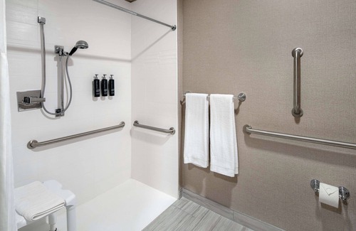Mount Laurel Hotel | DoubleTree Suites by Hilton Hotel Mt. Laurel