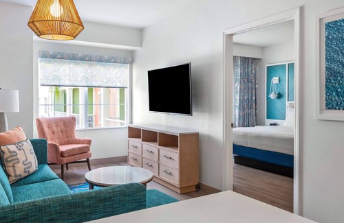 North Naples Hotel | DoubleTree Suites by Hilton Naples