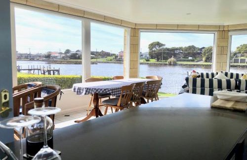 Port Fairy Apartment | Douglas Riverside