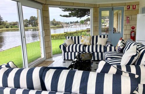Port Fairy Apartment | Douglas Riverside