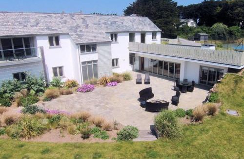 Trebetherick House | Downalong