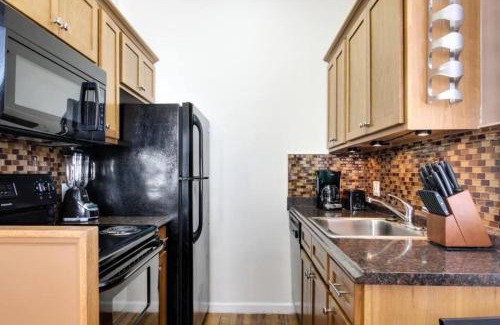 Historic Downtown Savannah Apartment | Downstairs 2BD, Downtown Savannah