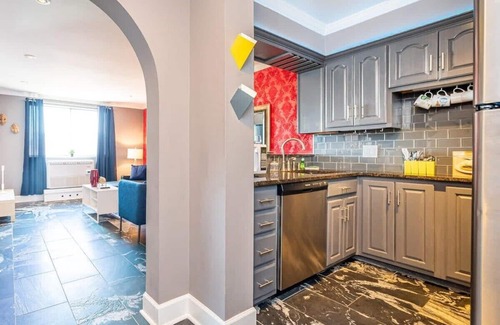 Downtown Atlanta Apartment | Downtown ATL Condo - Walk Score 78 w Free Parking!