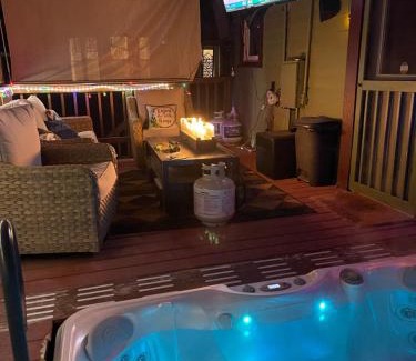 Glenwood Springs Bed & Breakfast | Downtown B&B with Jacuzzi