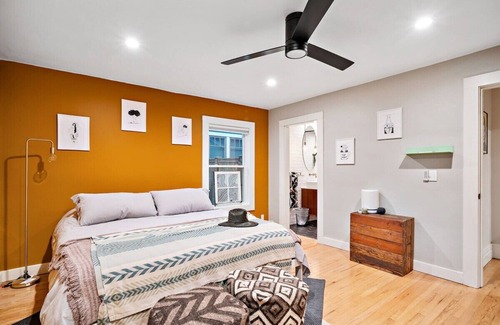 Old Bend House | Downtown Bend Spa Walk to River Fire pit