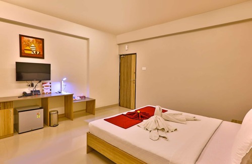 Mahindra World City Hotel | Downtown Business Hotel
