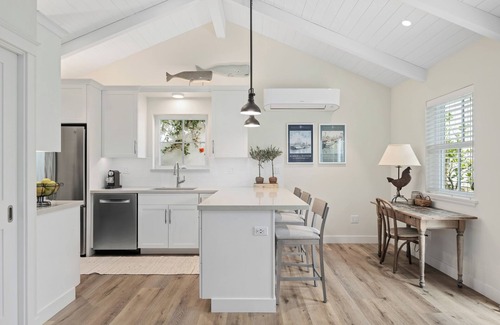 Laguna Cottage | Downtown but secluded cottage