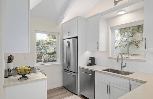 Laguna Cottage | Downtown but secluded cottage