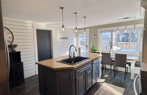 Queens Square House | Downtown Charlottetown Retreat