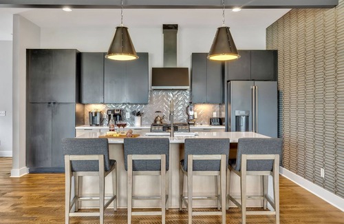 Edgehill Cottage | Downtown Dolly - Heart of Gulch - Rooftop Hot Tub