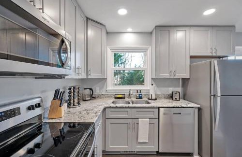 Apex House | Downtown Gem, 2 Kings, 1 Queen, Newly Renovated