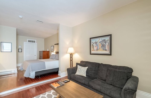 Frankfort Apartment | Downtown Guest Suite on Saint Clair