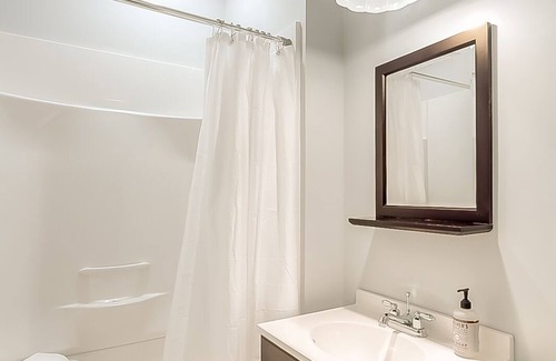 Frankfort Apartment | Downtown Guest Suite on Saint Clair