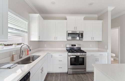 South Pensacola House | Downtown home + bay views + seafood market