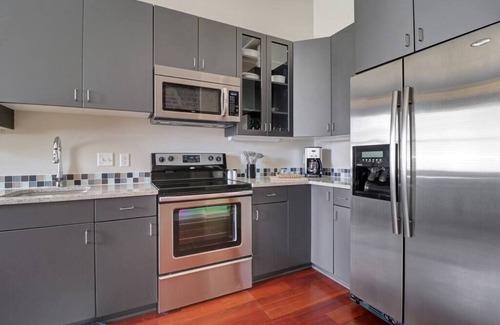 Historic District - North Apartment | Downtown Loft- Steps Away From Plant Riverside