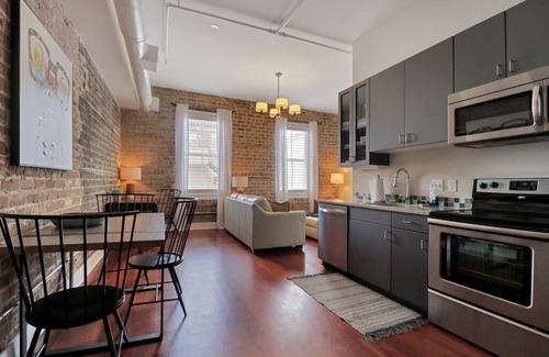 Historic District - North Apartment | Downtown Loft- Steps Away From Plant Riverside