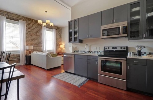 Historic District - North Apartment | Downtown Loft- Steps Away From Plant Riverside