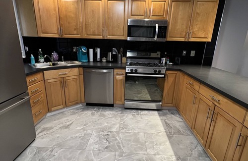 Downtown Syracuse Condo | Downtown: Lovely 2-BD Condo with 1Free Garage Parking Space under Building