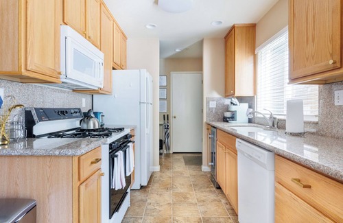 Napa Condo | Downtown Napa! Unit A Walk to Everything!