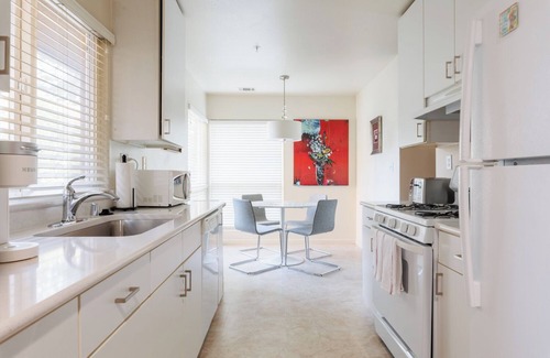 Napa Condo | Downtown Napa! Unit D Walk to Everything!