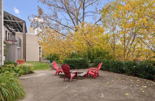 North Capitol Apartment | Downtown Nashville Riverfront unit 762