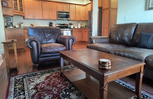Off Broadway Condo | Downtown Newport Gem/Walkable location
