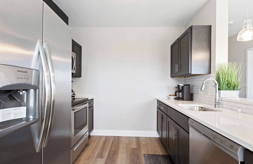 Newark Apartment | Downtown NWK 1BR- Free Parking Easy NYC Access