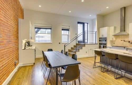Downtown Omaha Apartment | Downtown Omaha Getaway w/Deck & Gas Grill!