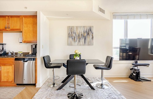 Downtown Condo | Downtown Silver Spring 2BR/2BA — Walk to Metro Garage Parking Rooftop Gym