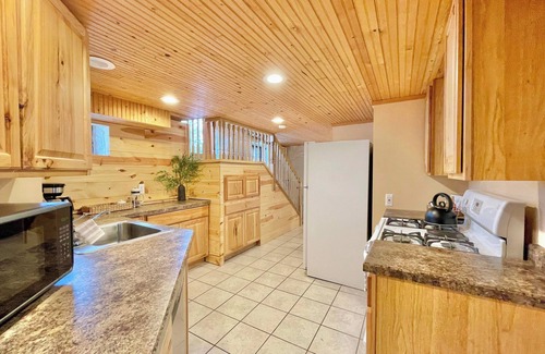 Grand Rapids Apartment | Downtown Studio! Mins to Local Shops, Restaurants & Brewries!