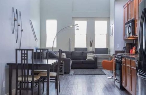 Riverside House | Downtown Tempe Escape, Comm. Pool, Walk to ASU
