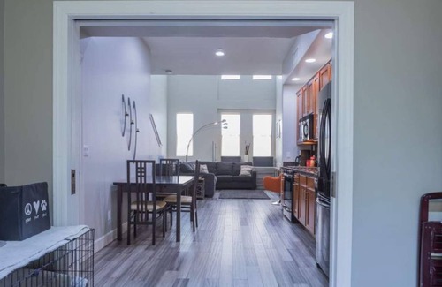 Riverside House | Downtown Tempe Escape, Comm. Pool, Walk to ASU