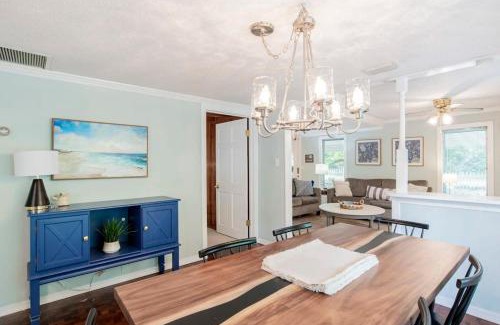 Mobile House | Dozing on Dog River- River Access Dock Yard