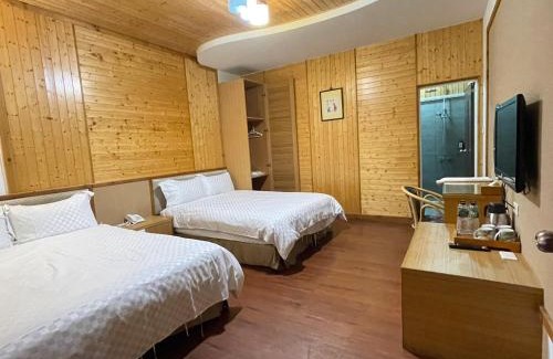 Ren'ai Bed & Breakfast | Dragon Manor Resort