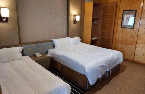 Ren'ai Bed & Breakfast | Dragon Manor Resort