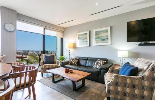 Downtown Cabo San Lucas House | Dream At Cardinal Living