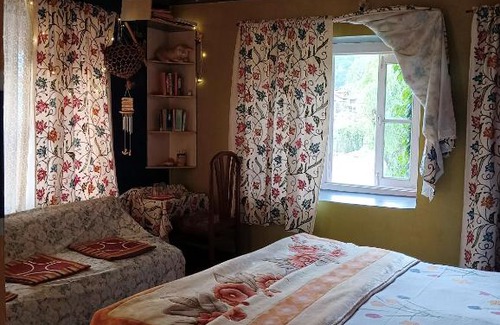 Laripora House | Dream hills homestay.