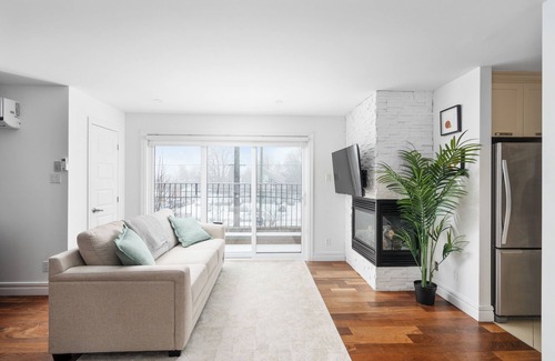 Boisbriand House | Dream Home Retreat - Townhome in Boisbriand